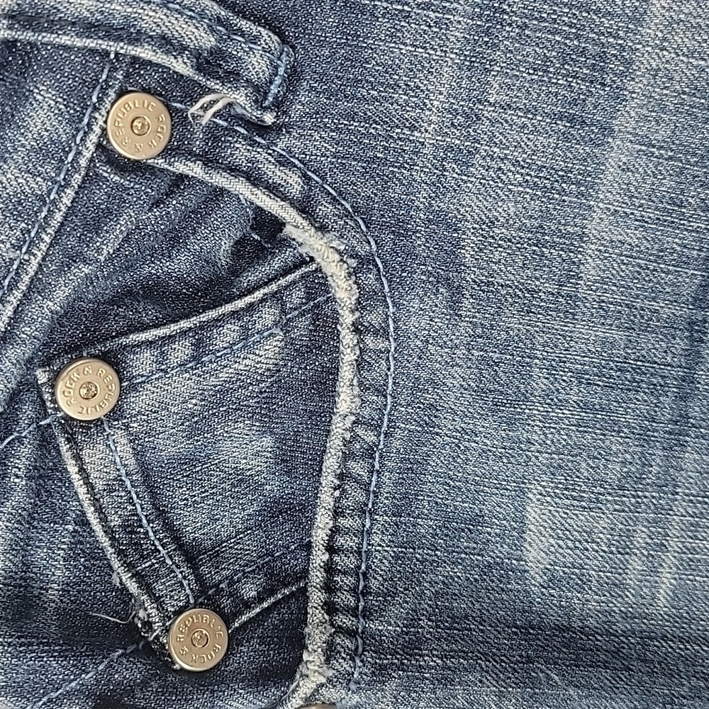 Rock‎ & Republic Blue Boot Cut Jeans for Effortless Style - Picture 4 of 9